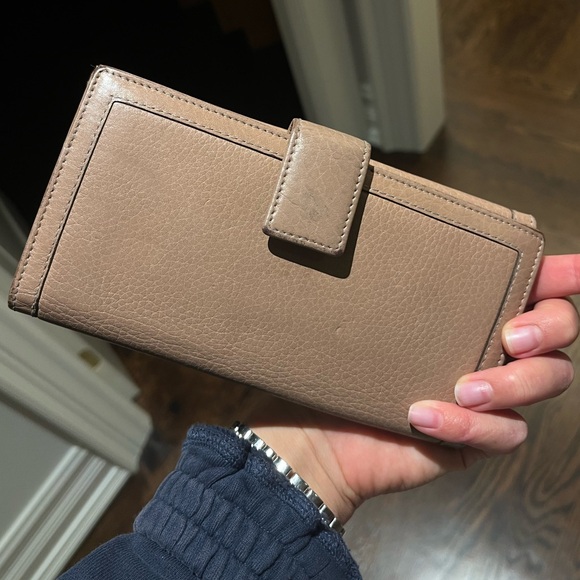 Gucci leather bamboo bow + tassel trifold flap wallet w/ gold hardware - Picture 8 of 8